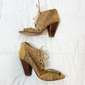 Bernardo Amadas Tan Leather Cut Out Heels